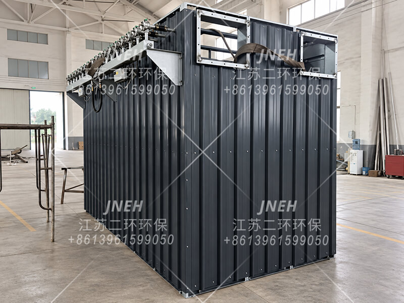 可见脉冲清灰部件的上部箱体外观