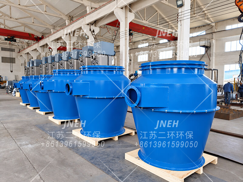 DN700 · 出口发货 — 批量出口的常温火花捕捉器，采用胶合板托盘包装。